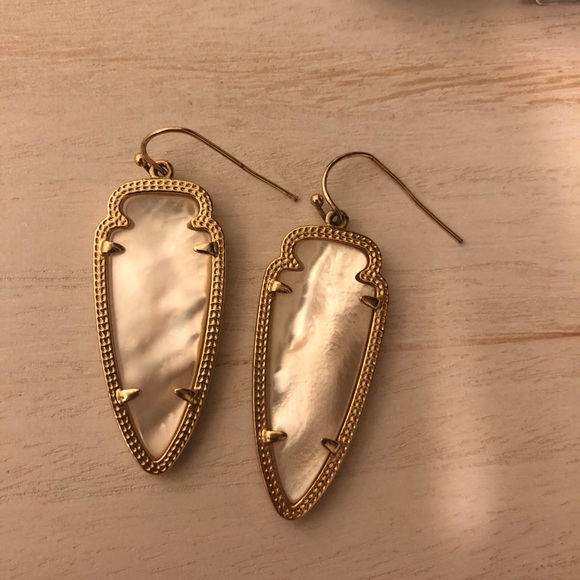 Kendra Scott Jewelry - Kendra Scott White Pearl Earrings